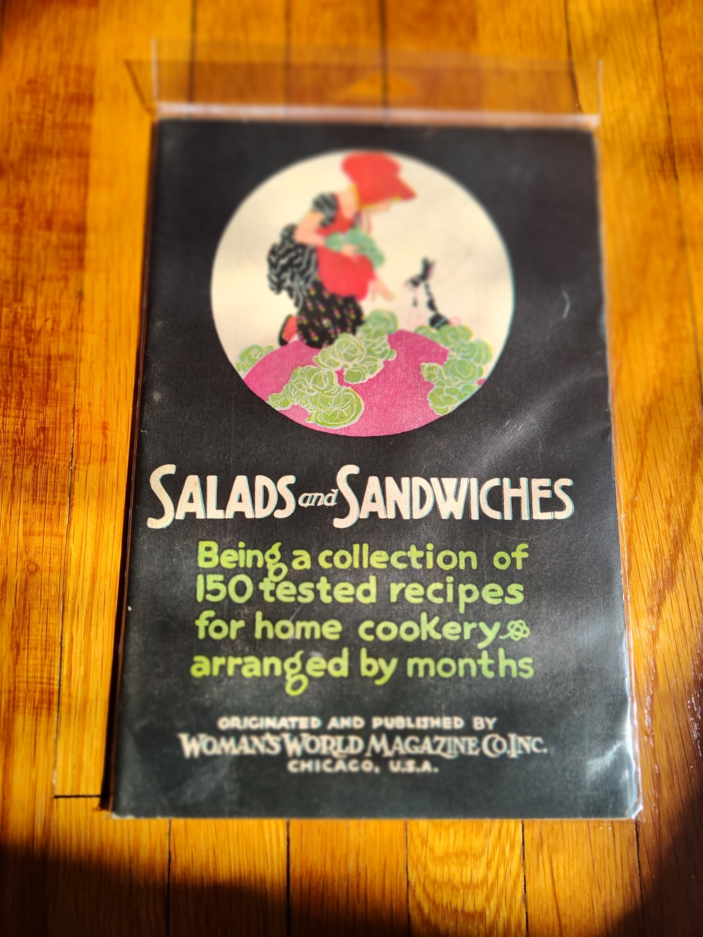 Woman's World Magazine "Salads and Sandwiches" Cookbook - Black & Pink Cover